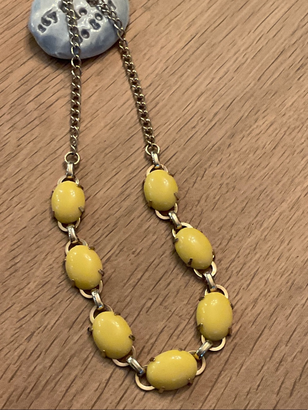 Unsigned Mid Century Gold Tone Lucite Lemon Yellow Choker Necklace